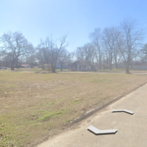 Buildable Corner Lot in , Blytheville, Mississippi, AR! Power, Water, Sewer and Gas at the Property! An Opportunity to Build your next home!  Great Road Frontage!  APN # :  305-05283-000