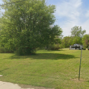Discover an incredible opportunity to own a residential property in the charming town of Blytheville, Arkansas, situated in the heart of Mississippi County. This prime plot boasts valuable road frontage, power, water, and sewer Deposit $400.00 balance invoiced  APN : 305-03998-000